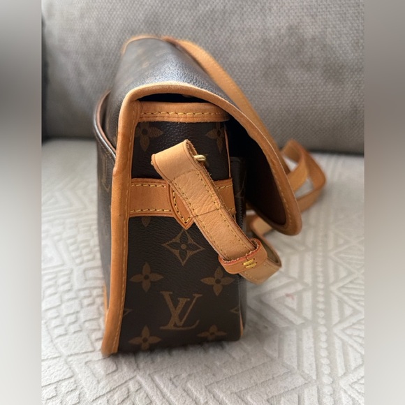 Louis Vuitton Sologne Crossbody Monogram Canvas Authentic - Picture 7 of 13